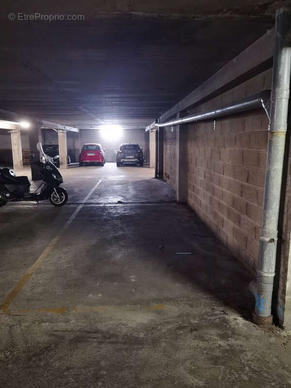Parking à PUTEAUX