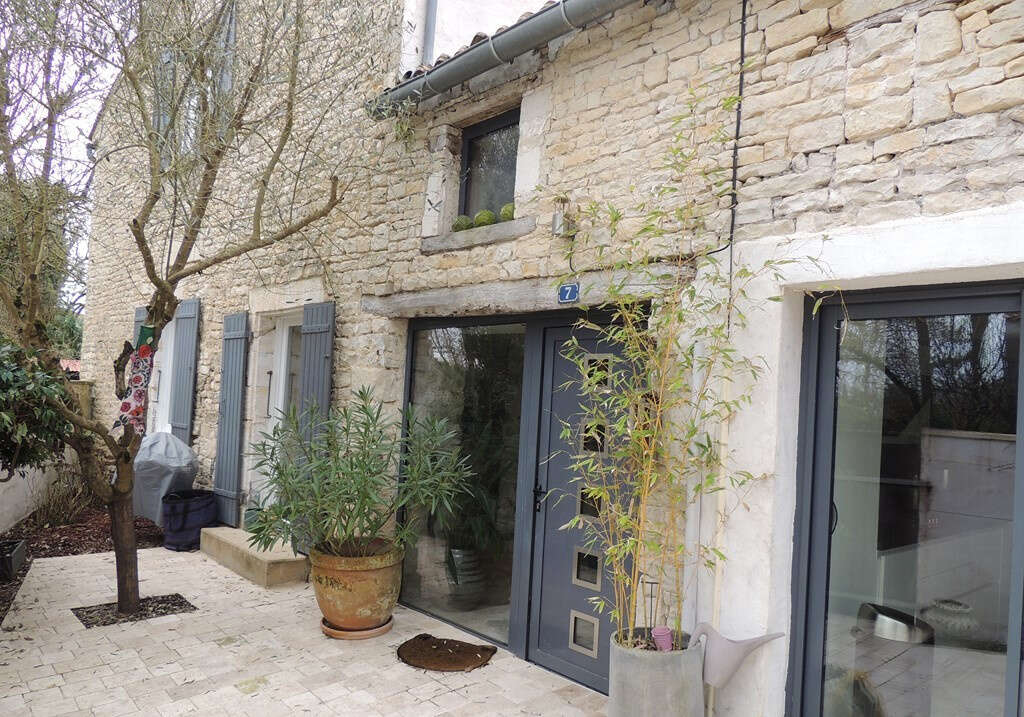 Maison à SAINT-SAUVEUR-D'AUNIS