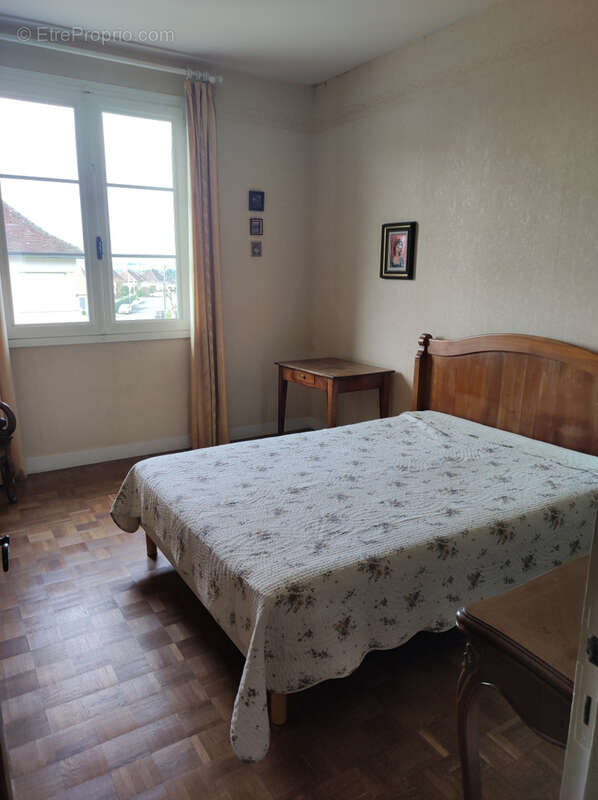 Maison à SAINT-YRIEIX-LA-PERCHE