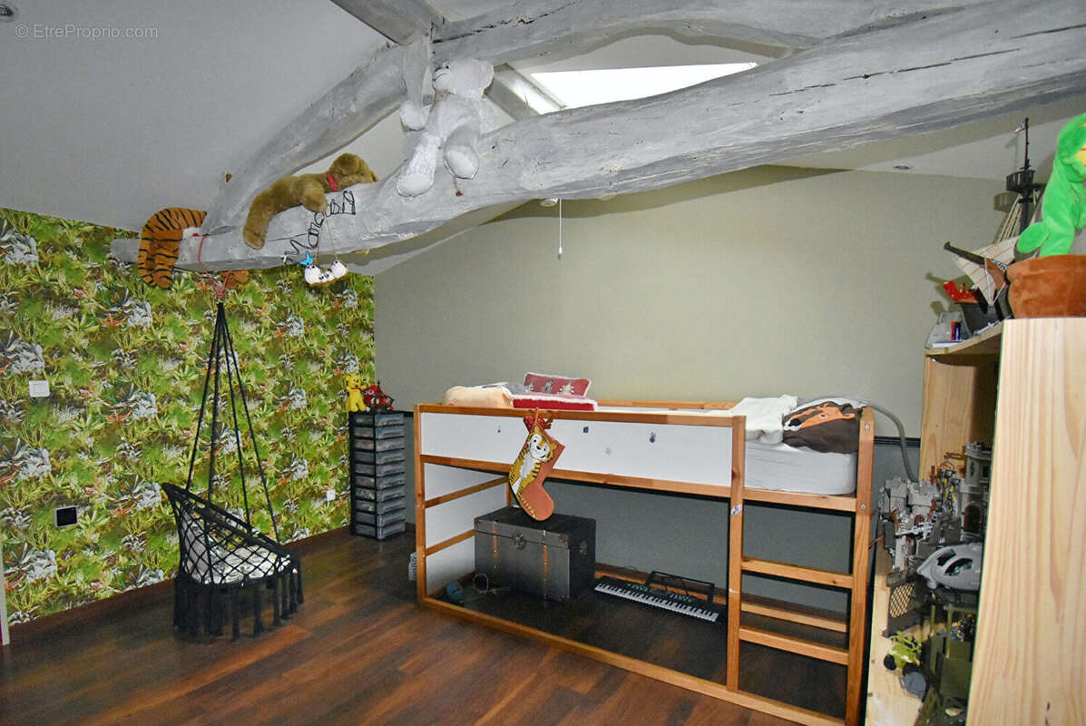 Maison à SAINT-PRIEST-LA-ROCHE