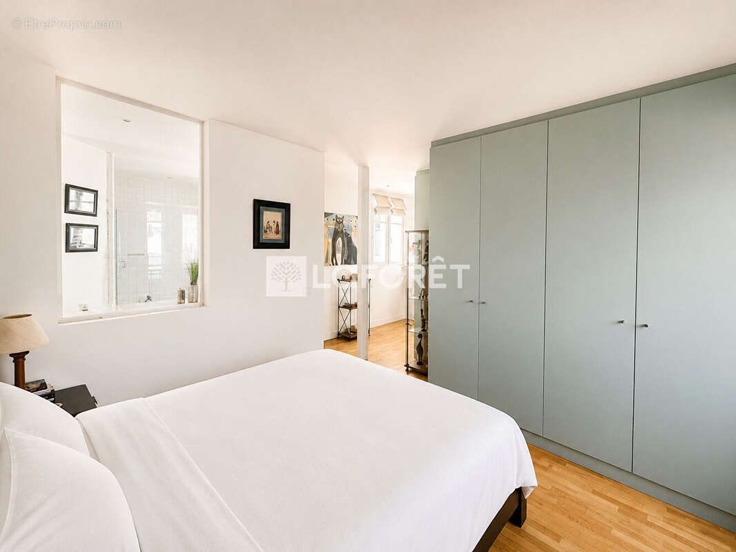 Appartement à PARIS-17E