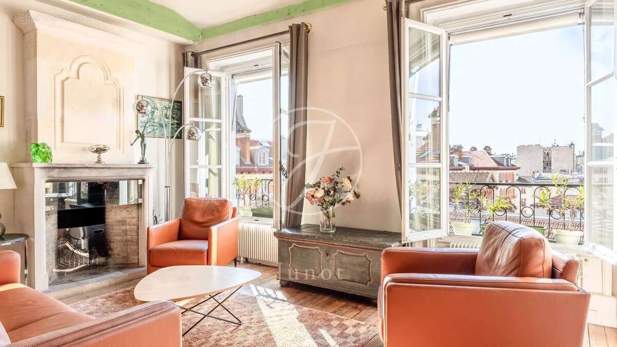 Appartement à PARIS-3E