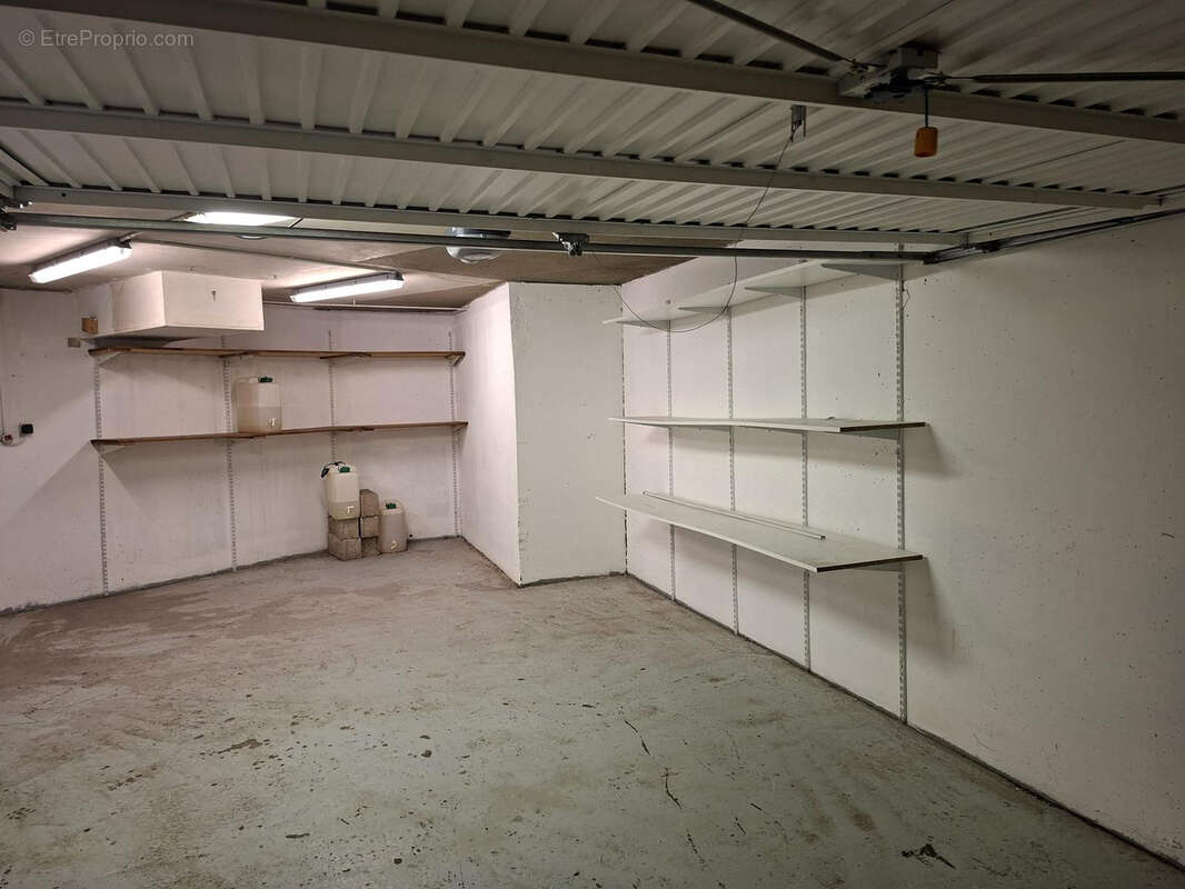 Parking à MANDELIEU-LA-NAPOULE