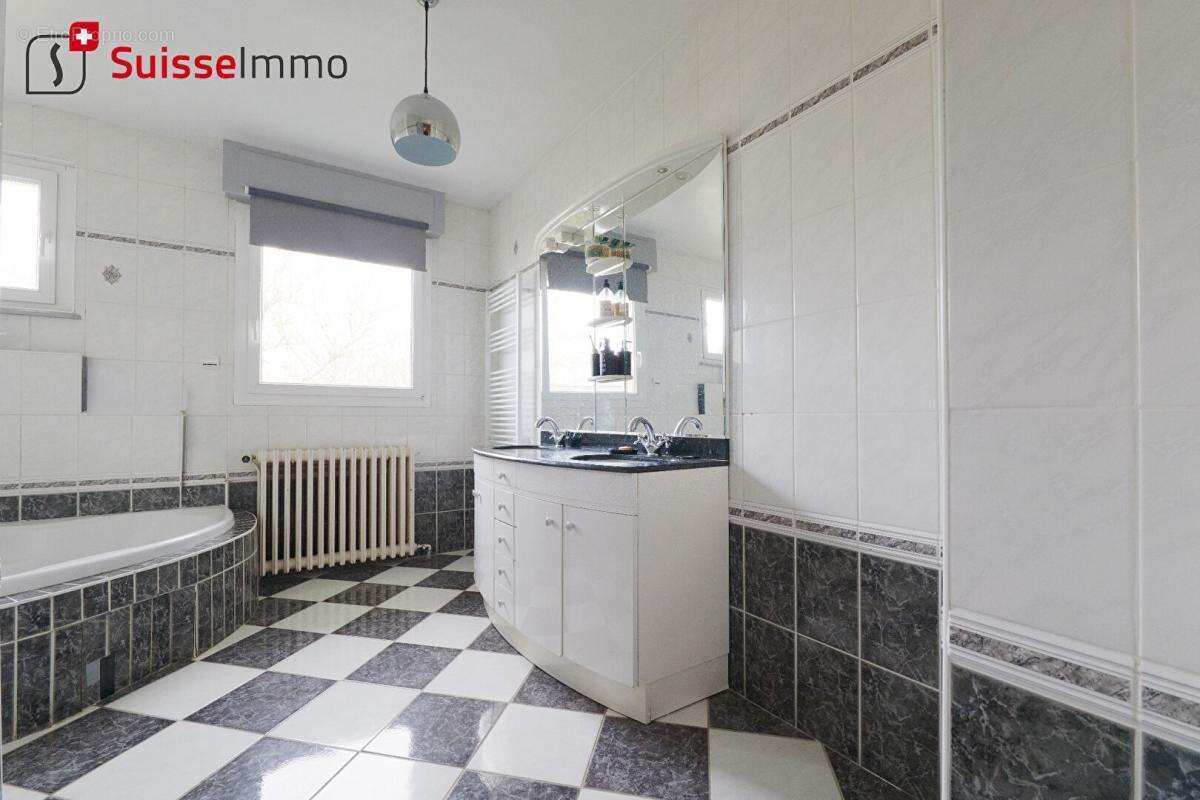 Maison Dasle 7 pièces 160 m2 - photo 12