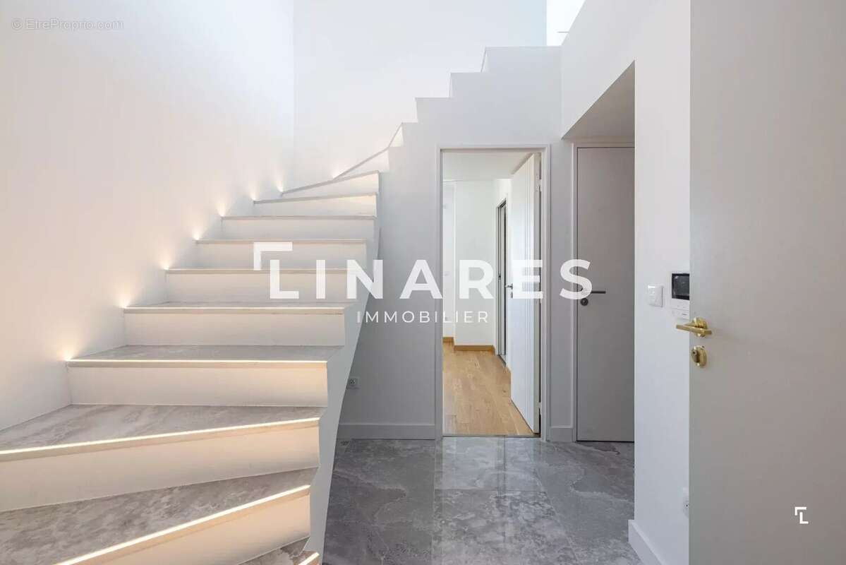 Appartement à MARSEILLE-6E