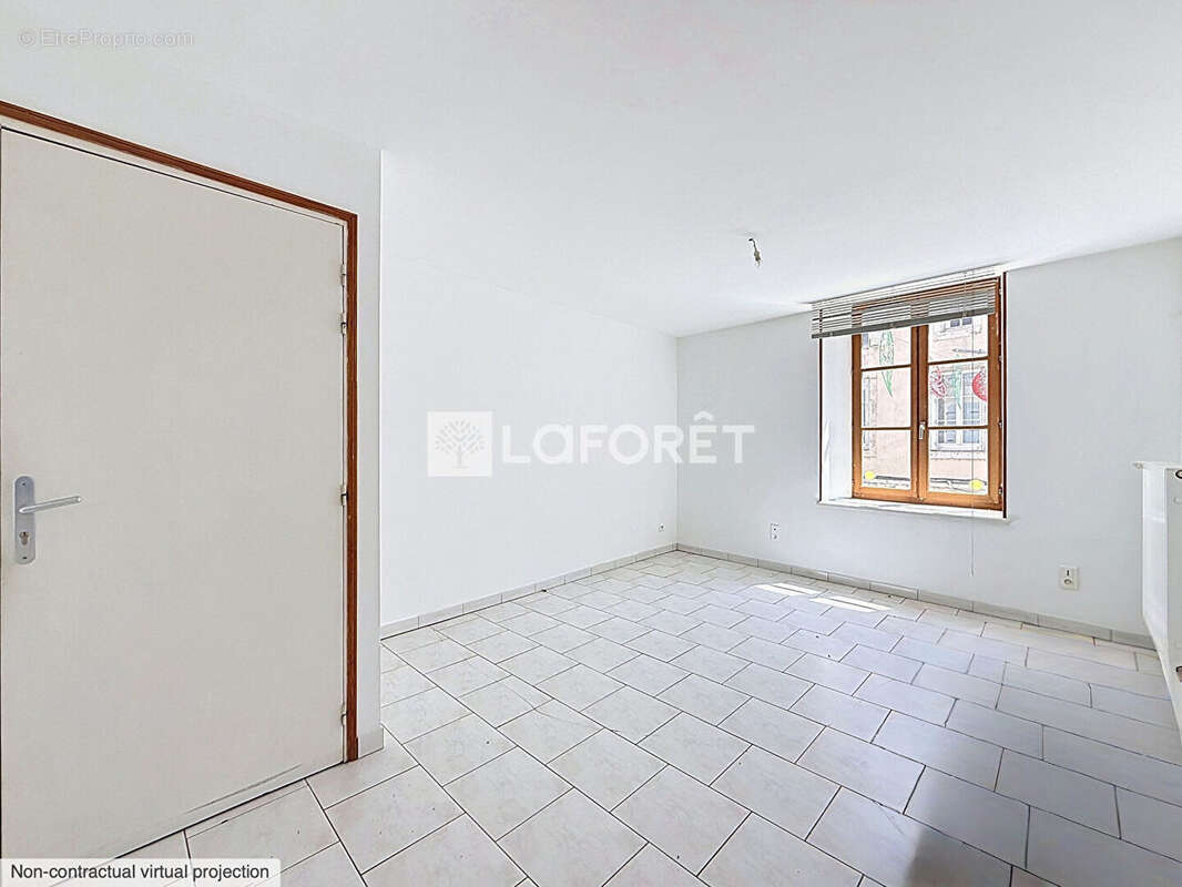 Immeuble Neufchateau 8 pièce(s) 180.19 m2 - photo 2