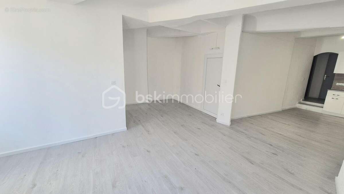 Appartement à CUERS