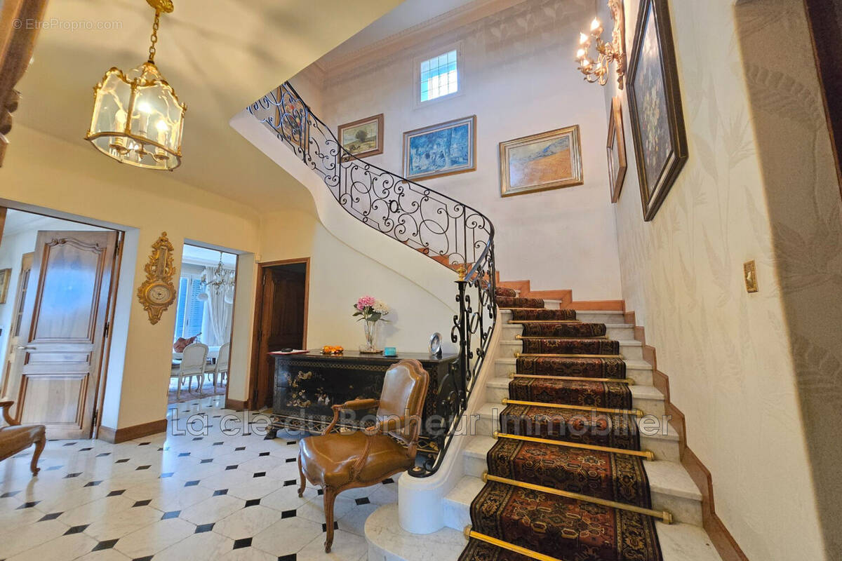 Maison à GREOUX-LES-BAINS