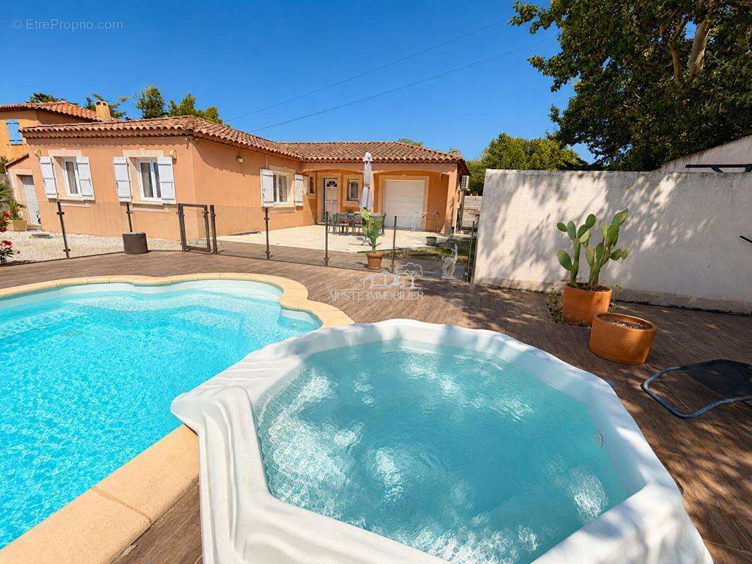 Maison Gignac-la-Nerthe 6 pièce(s) 137 m2 - photo 2