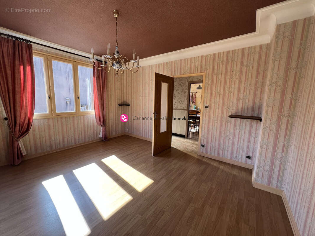 Maison à DECAZEVILLE