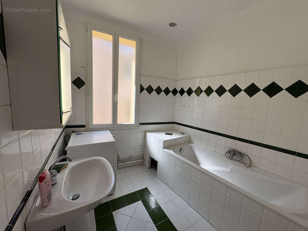 Commerce à LA SEYNE-SUR-MER