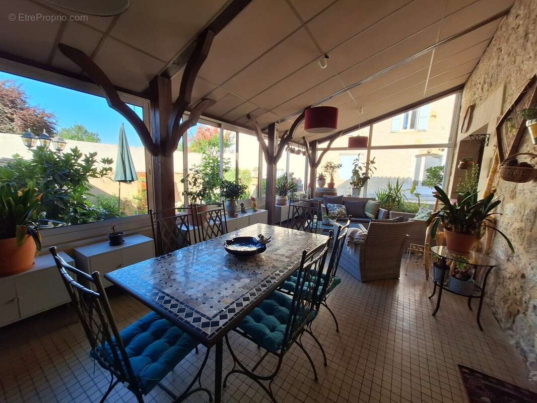 Maison 263 m² à Issigeac  - photo 3