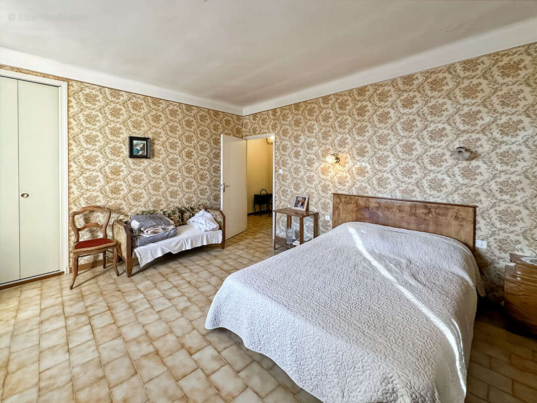 Maison à CHATEAURENARD