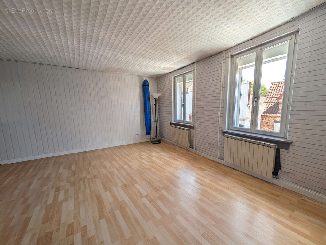 Appartement à SIN-LE-NOBLE