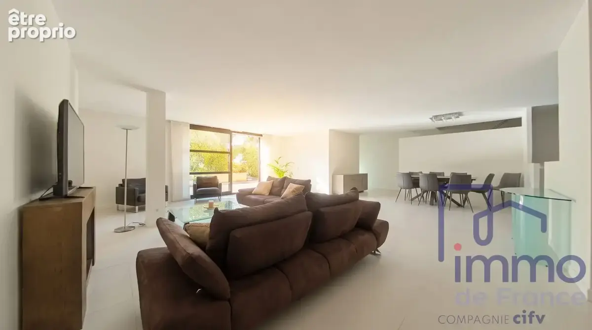 Maison 5 pièces 190 m² à vendre à Saint-Etienne (42100) - photo 1
