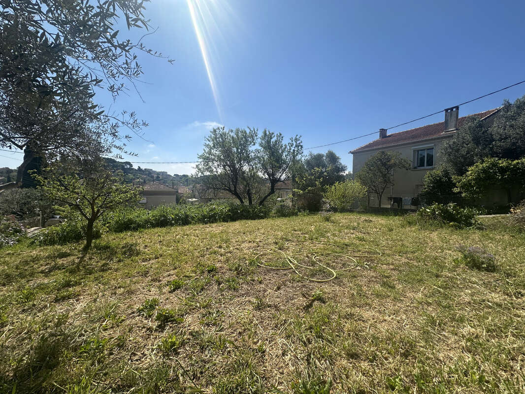 Terrain à LA SEYNE-SUR-MER