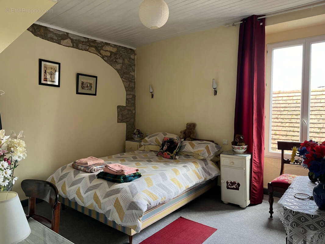 Payzac Maison du bourg de 6 pieces avec jardin et vues. - photo 16