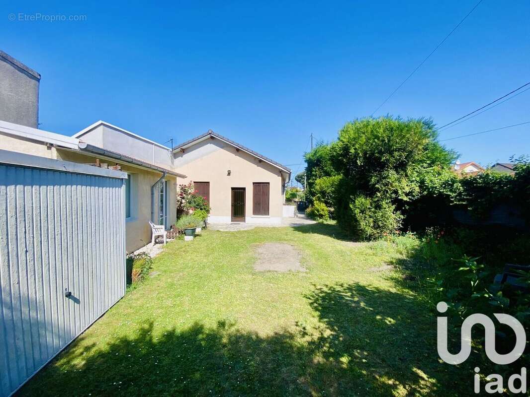 Photo 2 - Maison à LIVRY-GARGAN