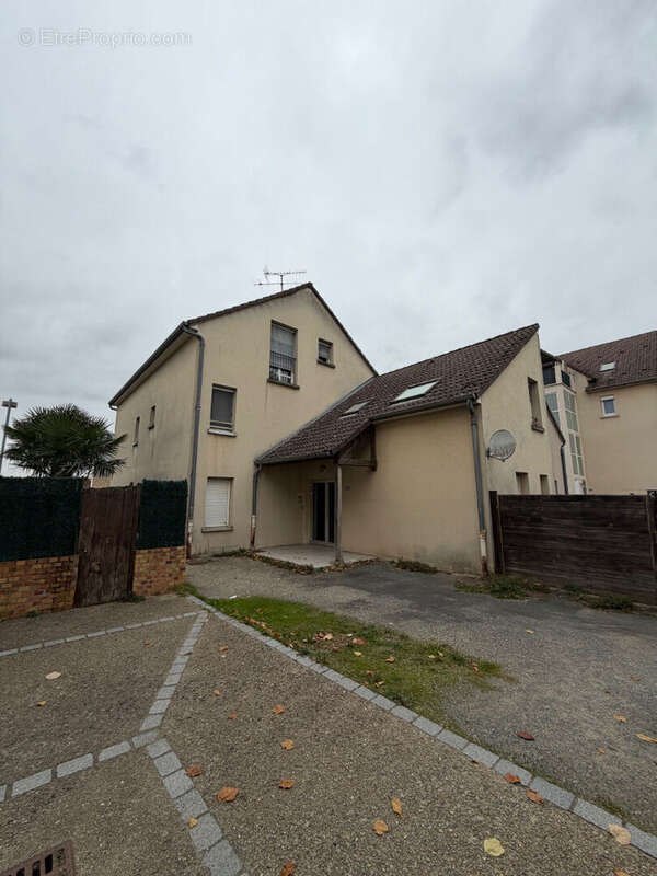 Appartement à LARDY