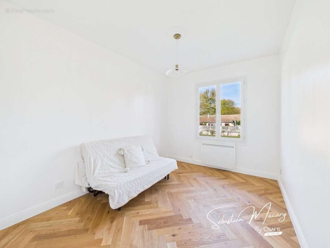 Photo 8 - Maison à FARGUES-SAINT-HILAIRE