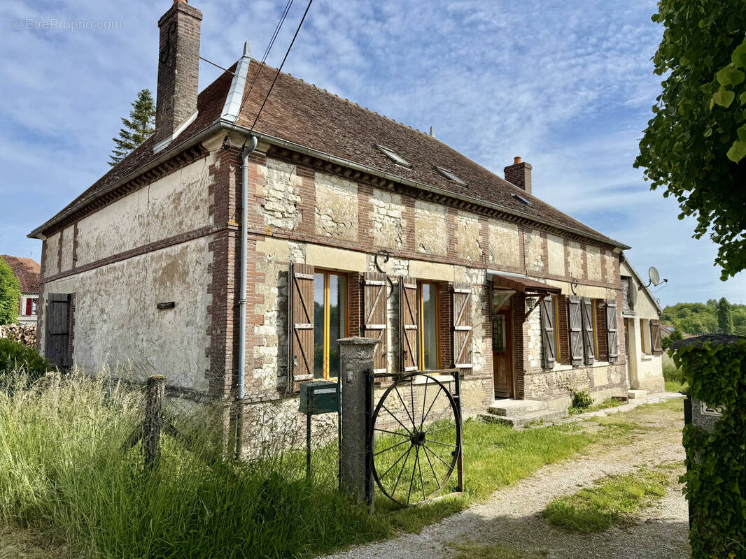 Maison à MONTIGNY-LES-MONTS