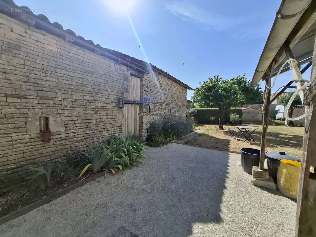 Charmante Maison de Village à Loubillé - photo 14