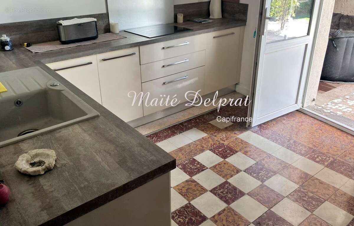 Buis-les-Baronnies – Maison de village de 139 m² avec jardin, 4 chambres, 2 garages, dépendance et vue sur le Pic Saint-Julien - photo 19