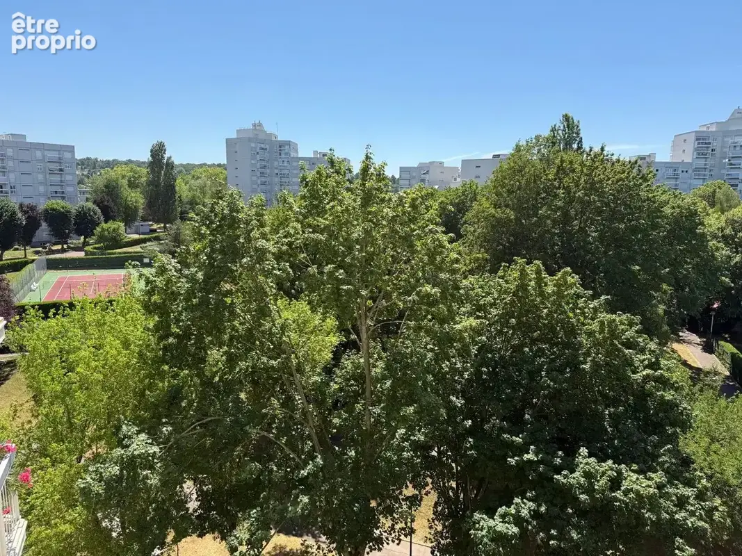Marly-le-roi   piscine, tennis, ascenseur et immense balcon filant de 12 m2 - photo 9