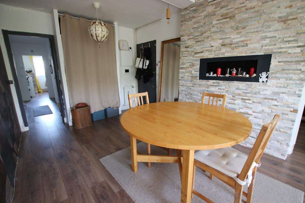 ORLEANS, secteur proche faubourg bannier, à 6' à pied de la gare appartement de plus de 100m2, 3 chambres à rafraichir - photo 6