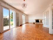 Maison à SAINT-ETIENNE-DE-MONTLUC