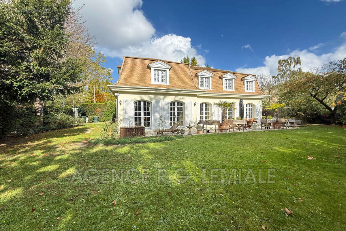 Maison à MAISONS-LAFFITTE