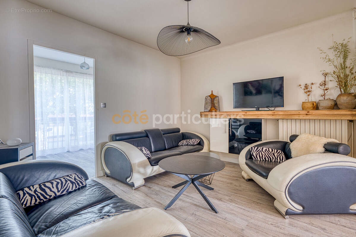 La roche sur yon -- maison 3 chambres --  90 m2  -- grand garage-- sous sol -- limite pentagone*--* - photo 3