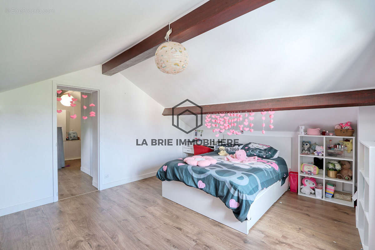 Maison à VILLECRESNES