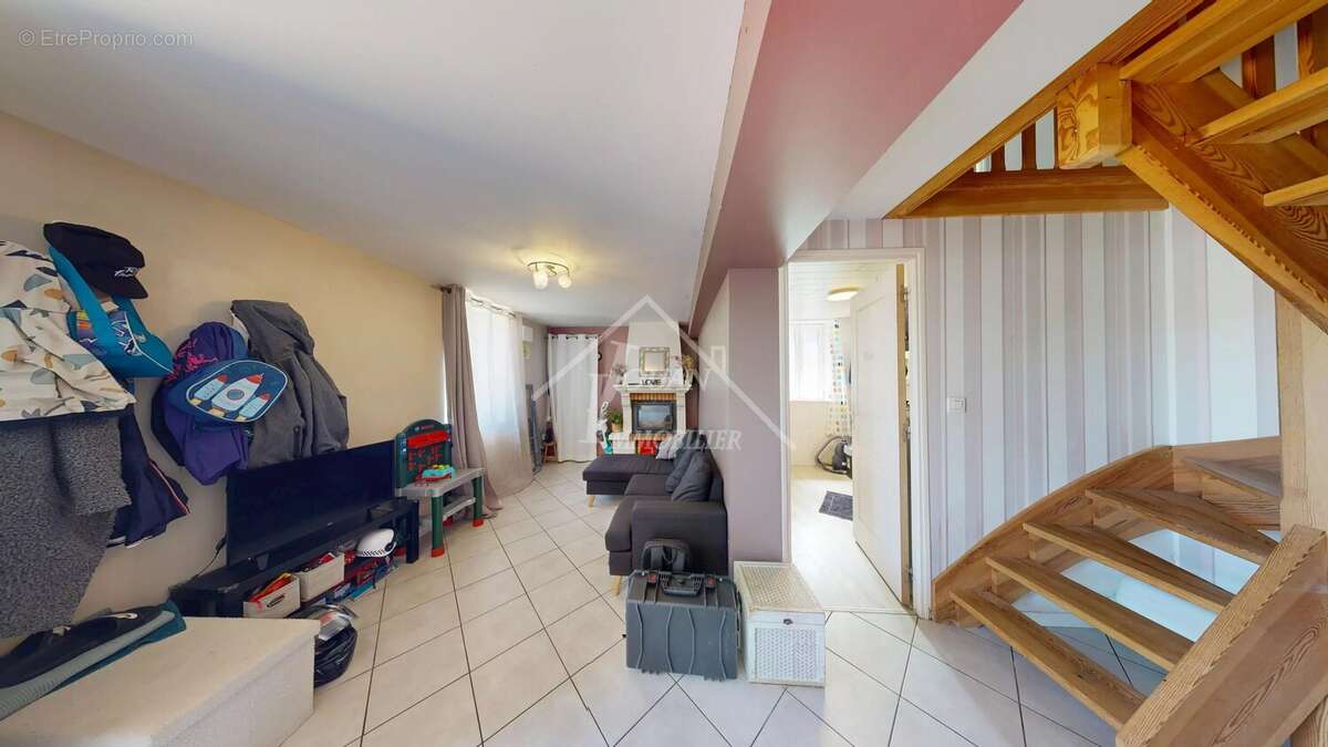Exclusivite maison trois chambres et cour - photo 5