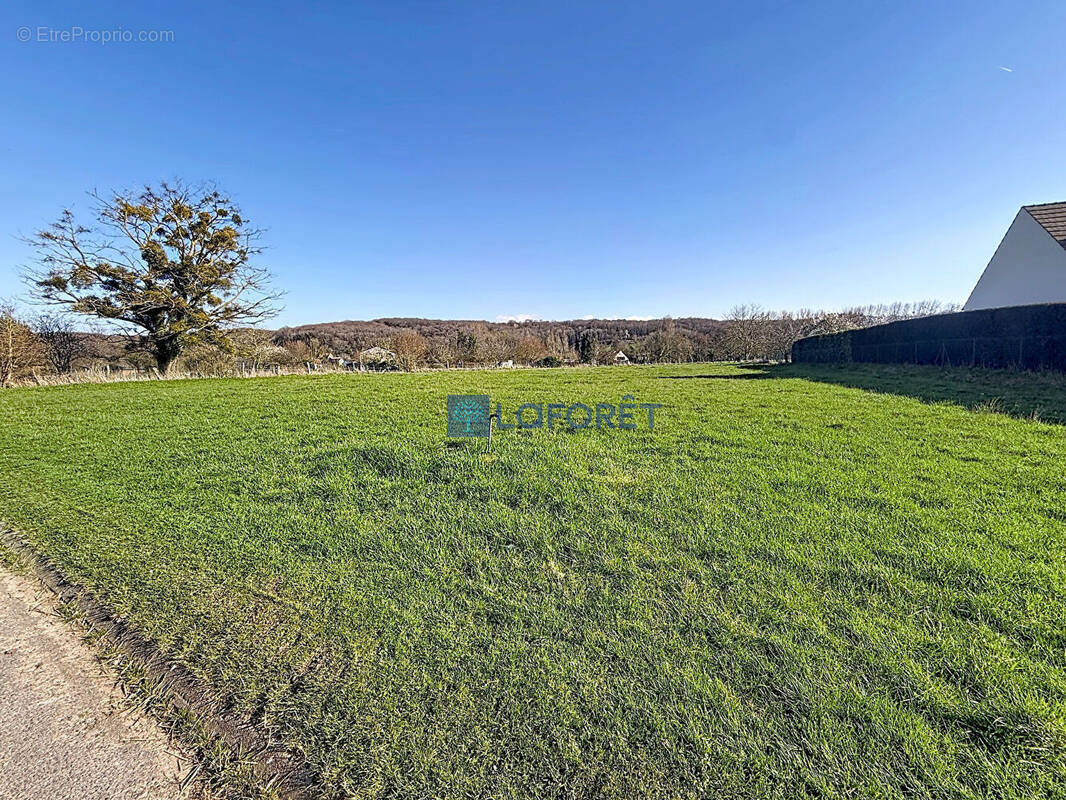 Terrain à GUIVRY