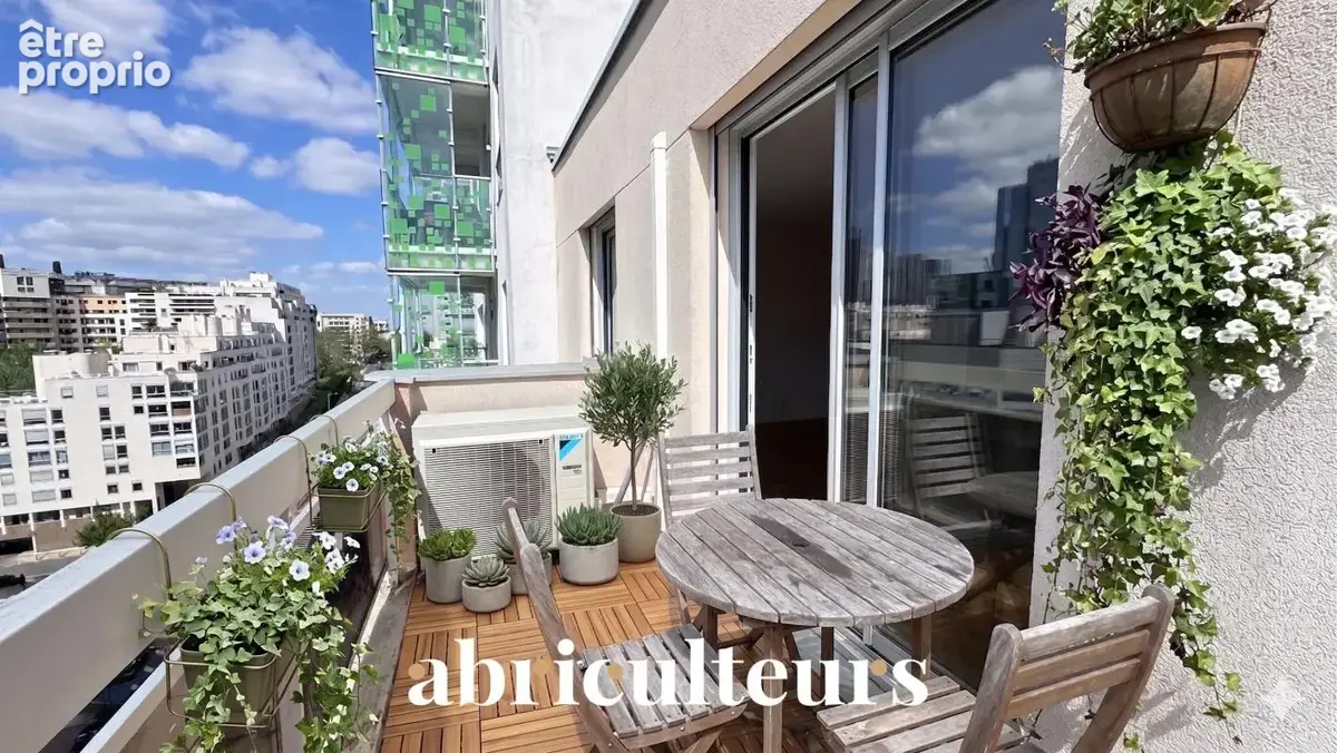 Appartement à COURBEVOIE