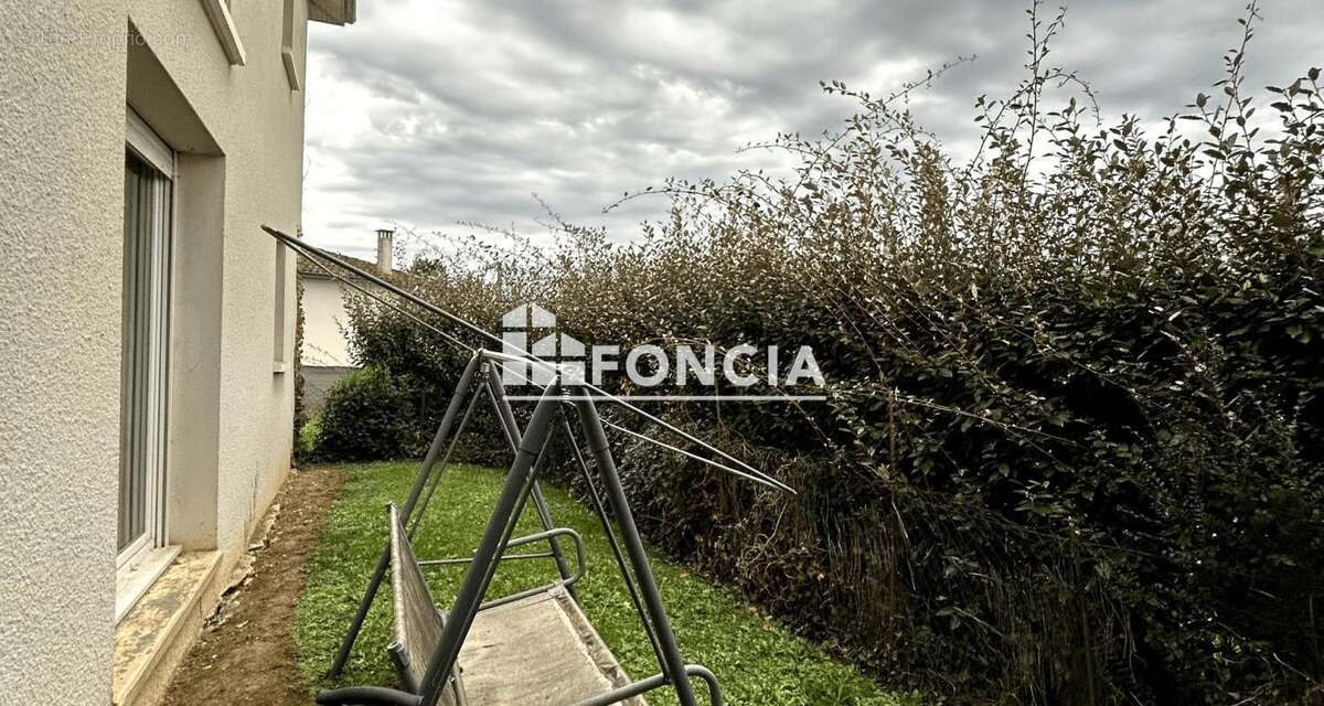 Appartement à PUJOLS