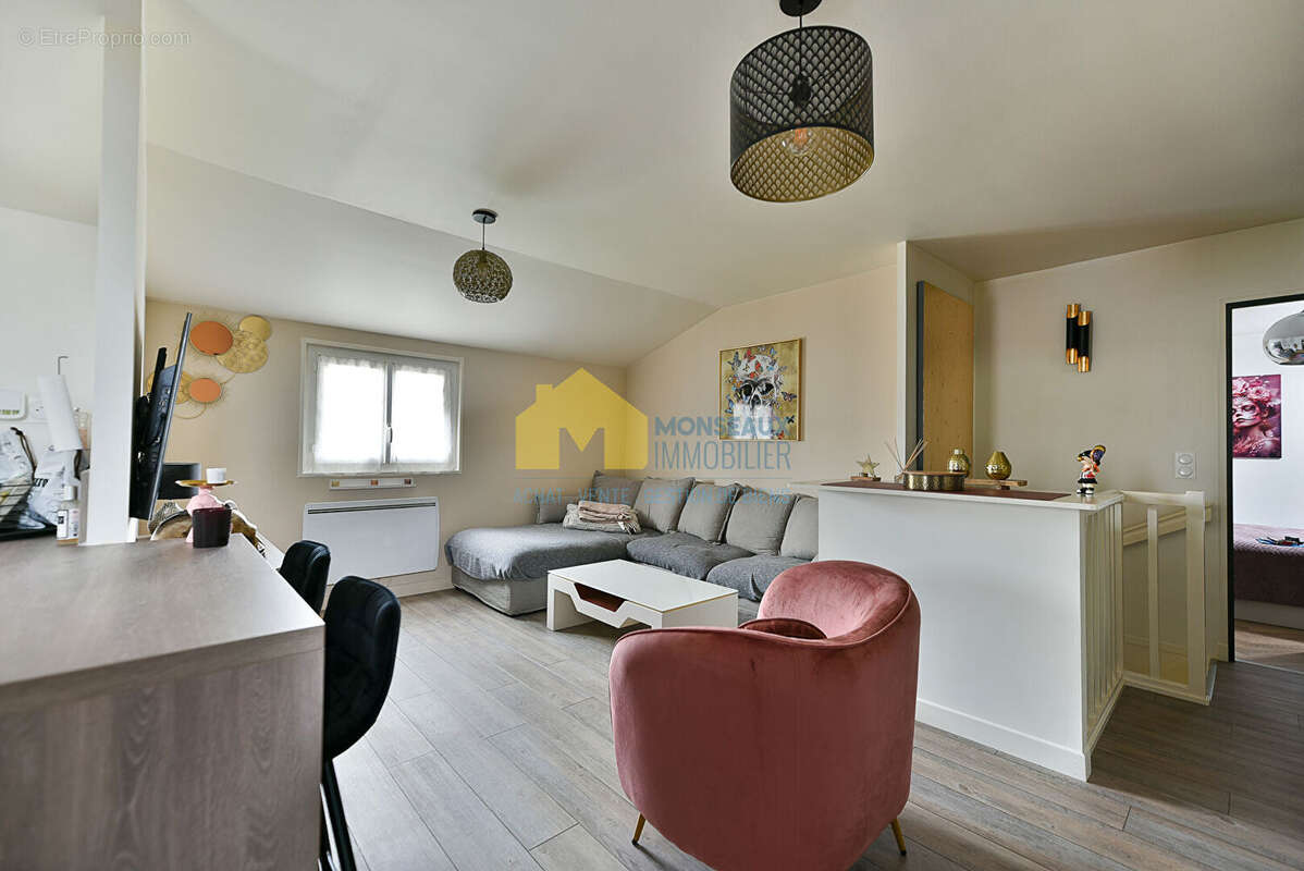 Appartement à SAINTE-GENEVIEVE-DES-BOIS