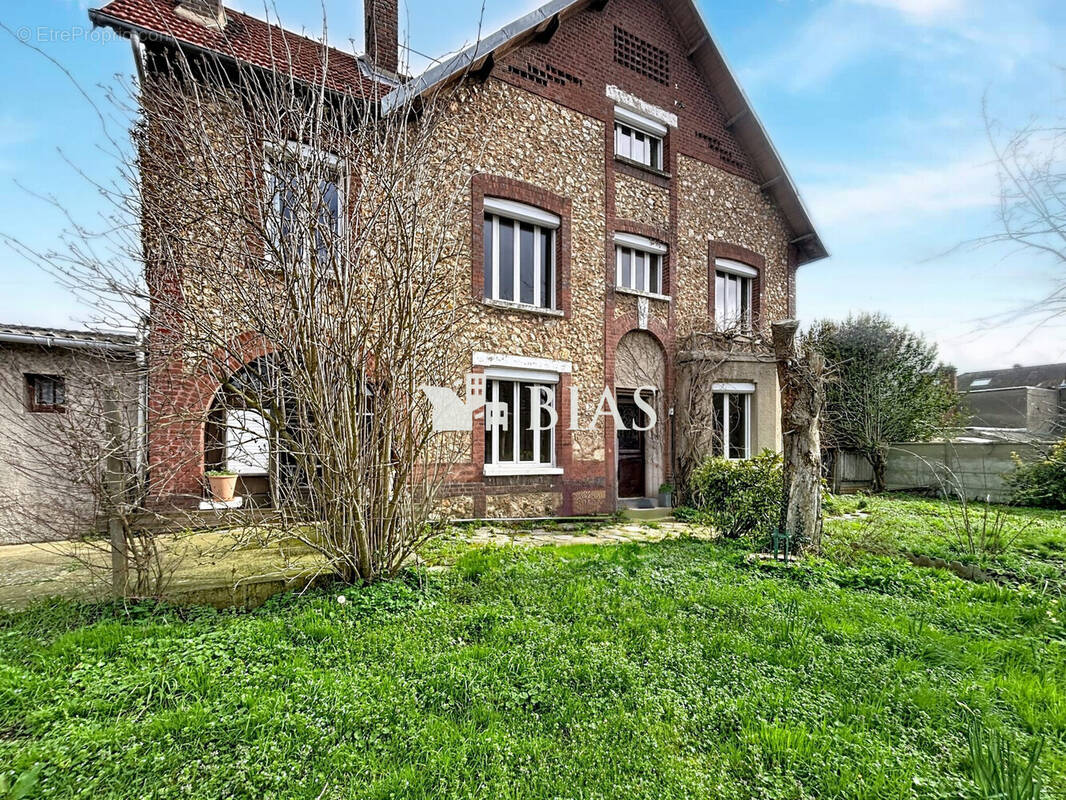 Maison à OISSEL