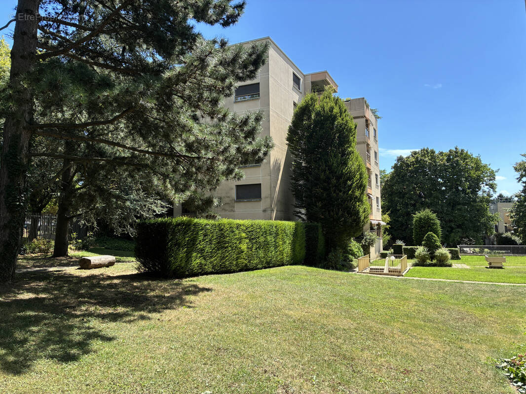Appartement à SAINTE-FOY-LES-LYON