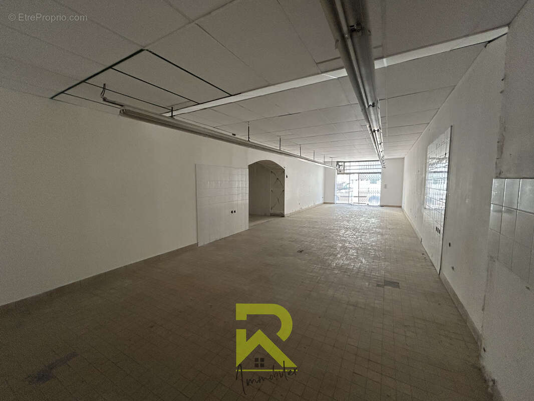 Béziers centre ville local commercial de 160m2 sur une avenue passante - photo 5
