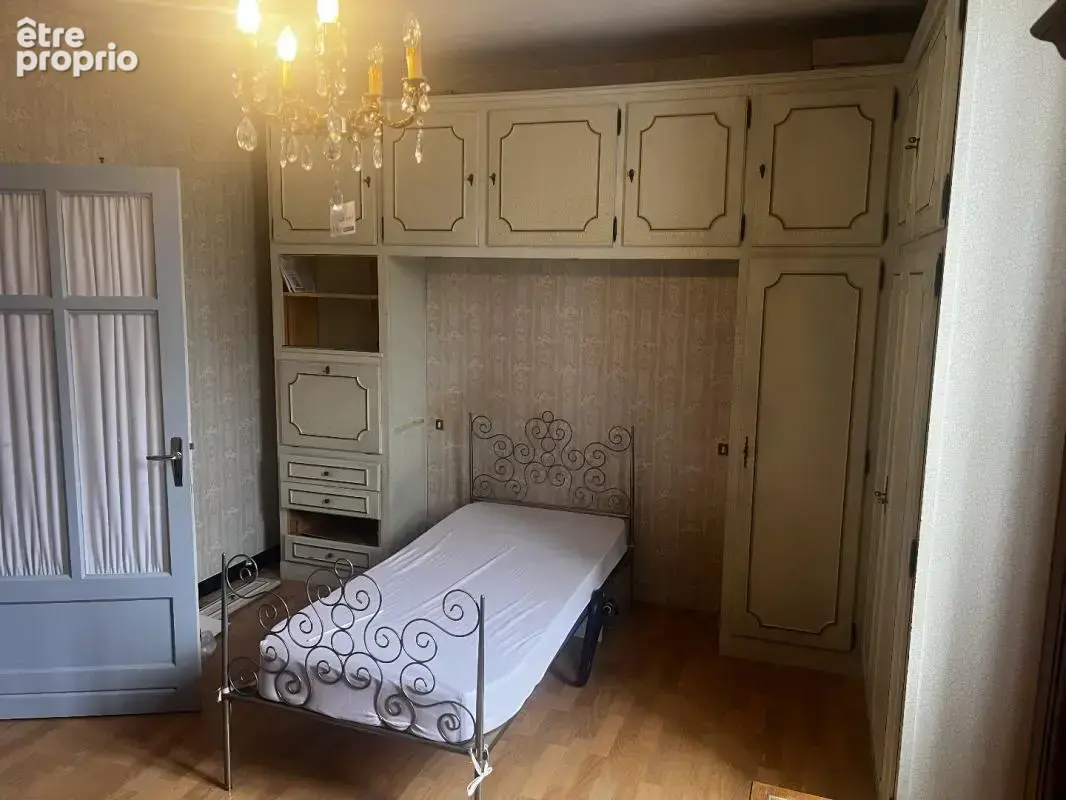 Maison 10 pièces 205 m² à vendre à Saint-Savin (86310) - photo 8