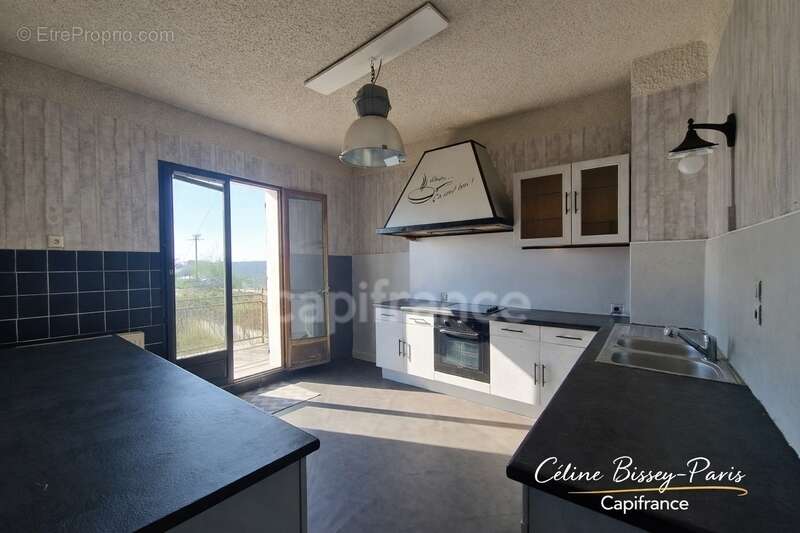 Maison 5 Pièces, 4 chambres, 994M2 de terrain MIGENNES (89) - photo 2