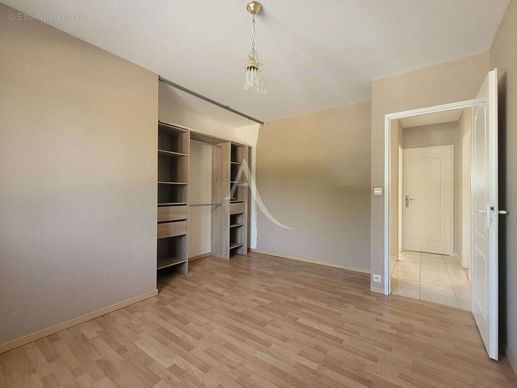 À vendre - Maison sur la commune de Charron, à proximité de La Rochelle, du Marais Poitevin et du Sud Vendée - photo 5