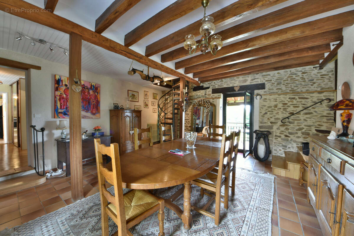 Maison à BEYNAT