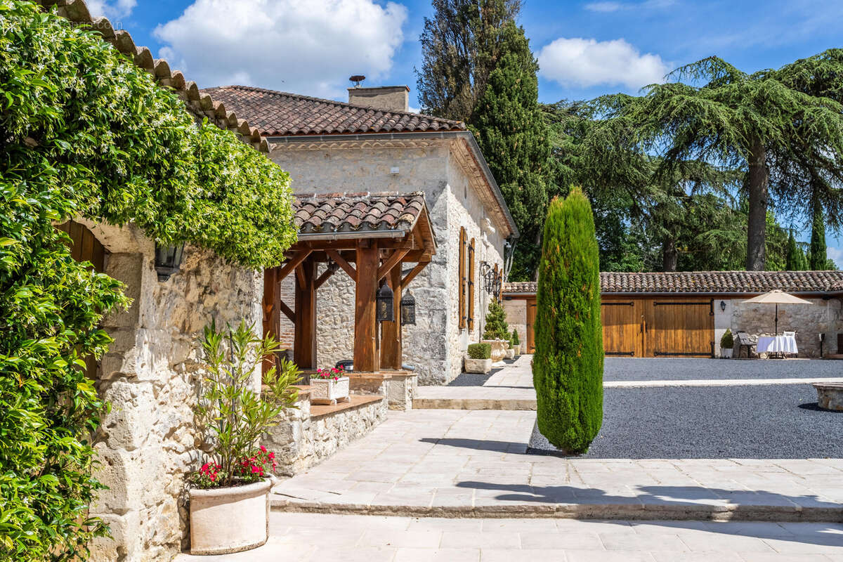 Maison à BEAUVILLE