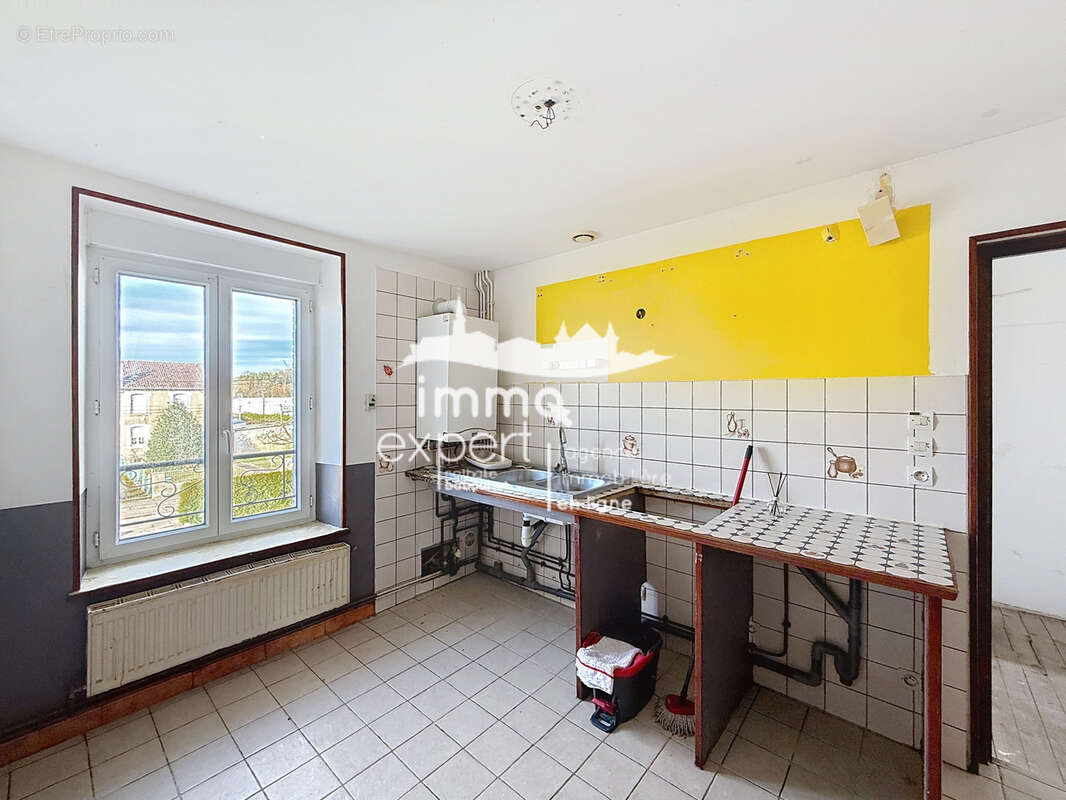 Appartement à MIRECOURT