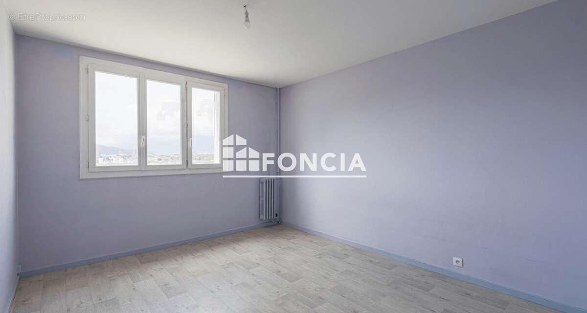 Appartement à SAINT-MARTIN-D'HERES