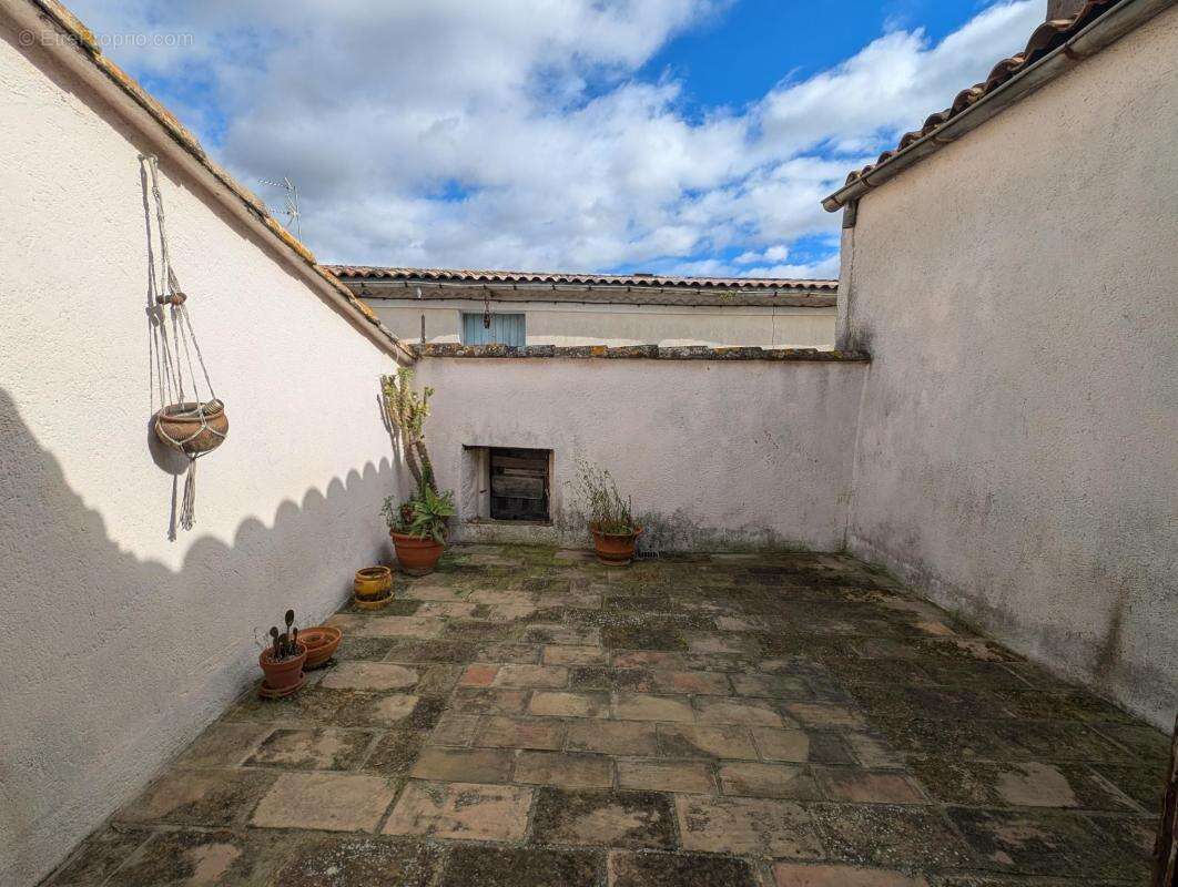 Maison à ADISSAN