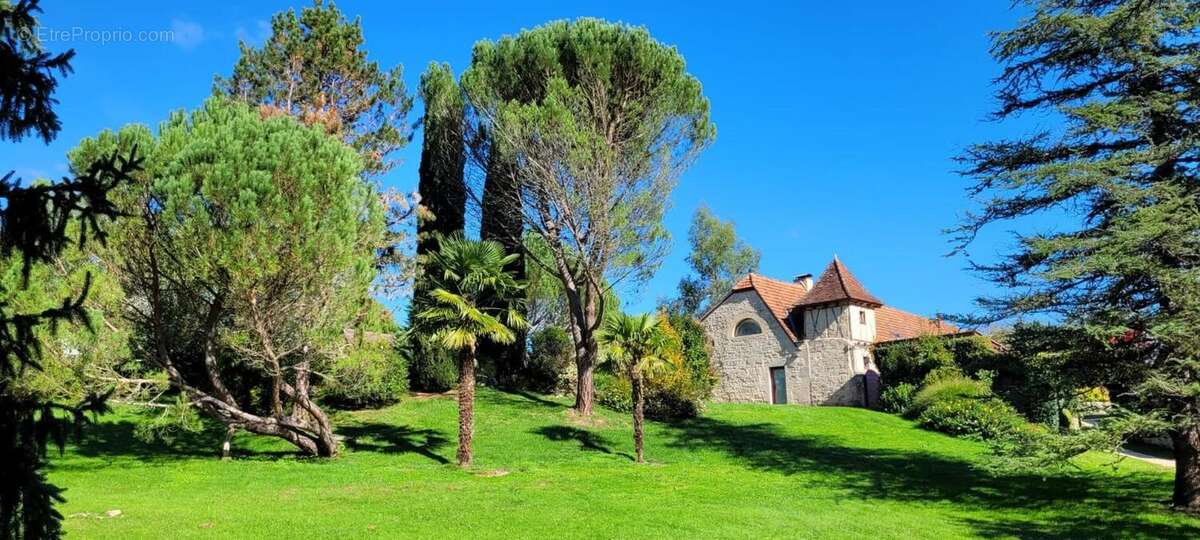 SBKY1506 - Maison à LACAPELLE-MARIVAL